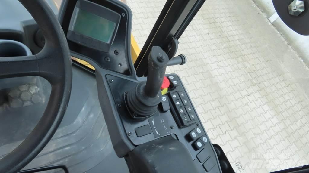 CAT CS13 單輪滾壓機