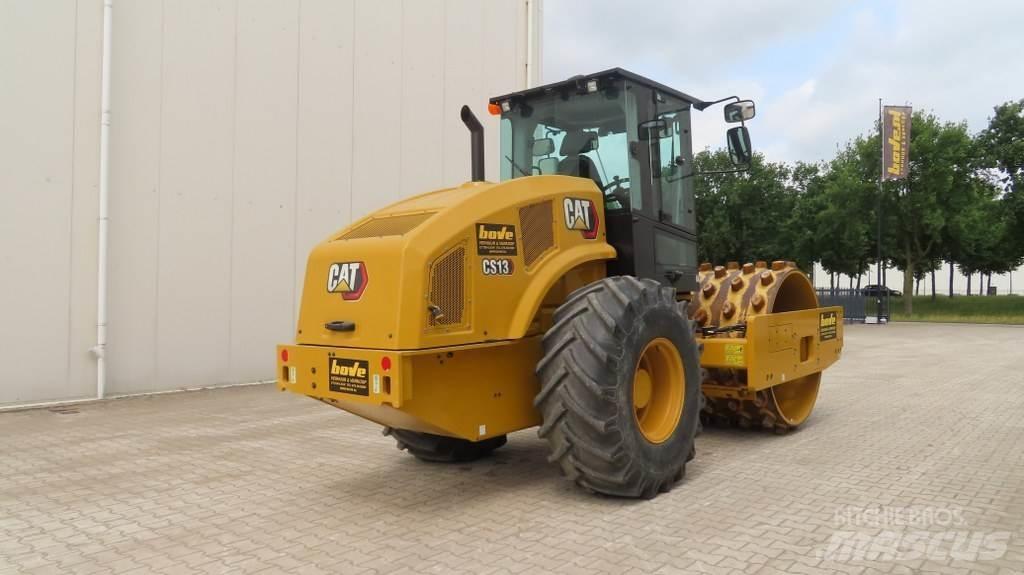 CAT CS13 單輪滾壓機