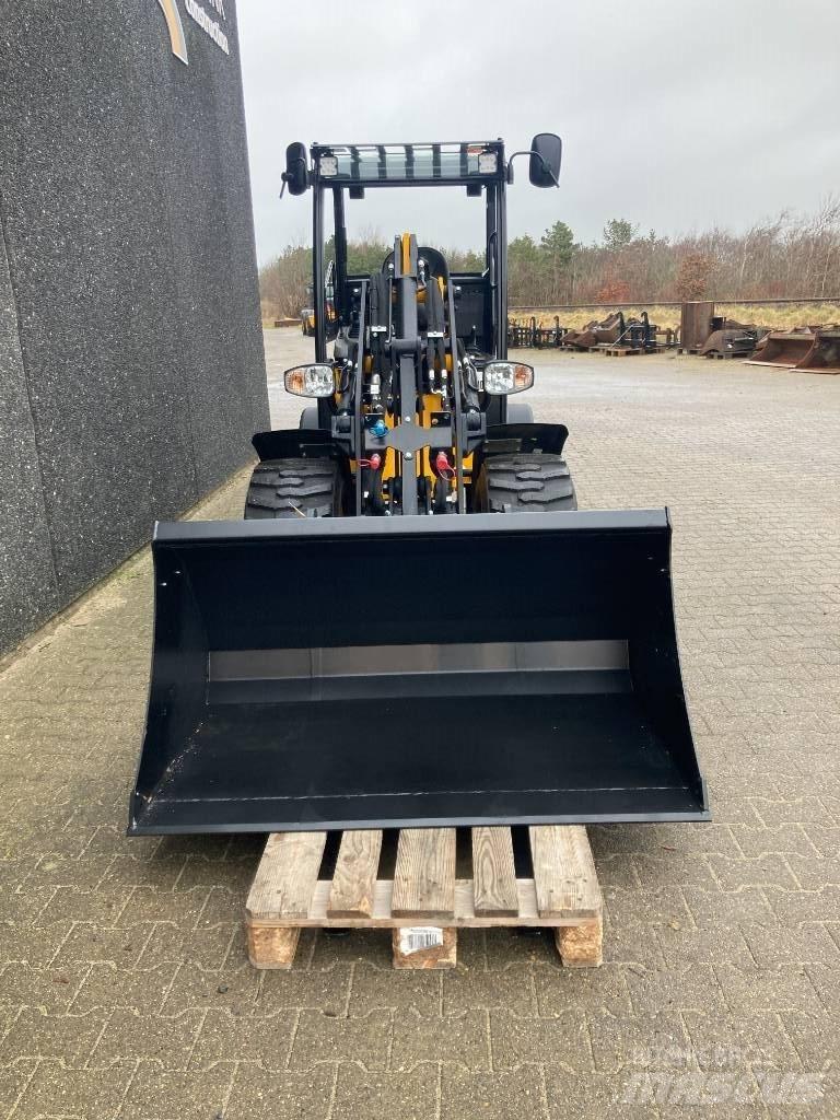 JCB 403 - Fabriksny 小型裝載機