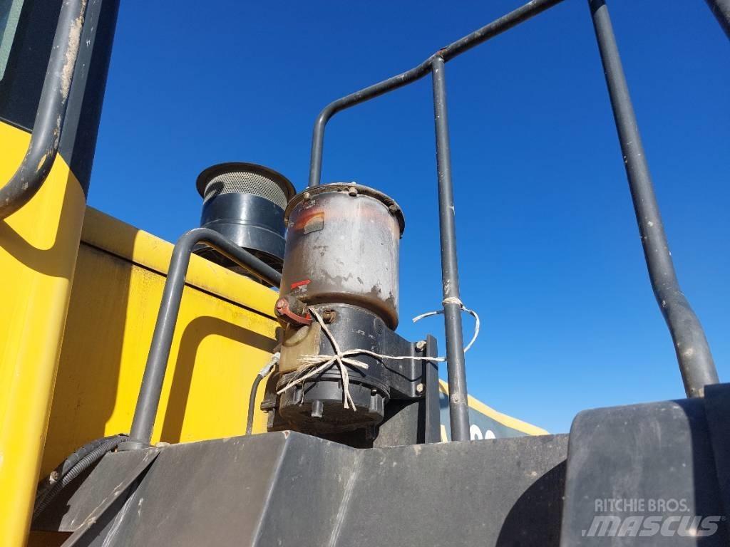 Komatsu WA480-6 輪胎式裝載機
