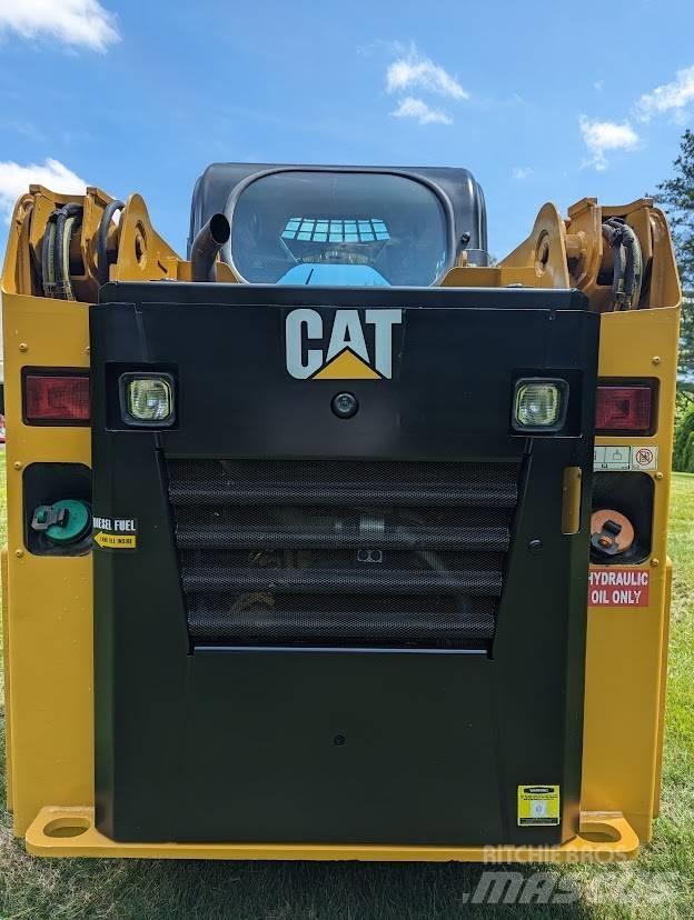 CAT 226 D 滑移轉向裝載機