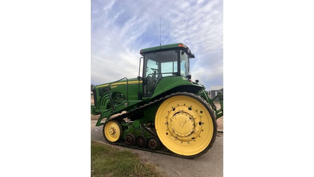 John Deere 8320 T 曳引機