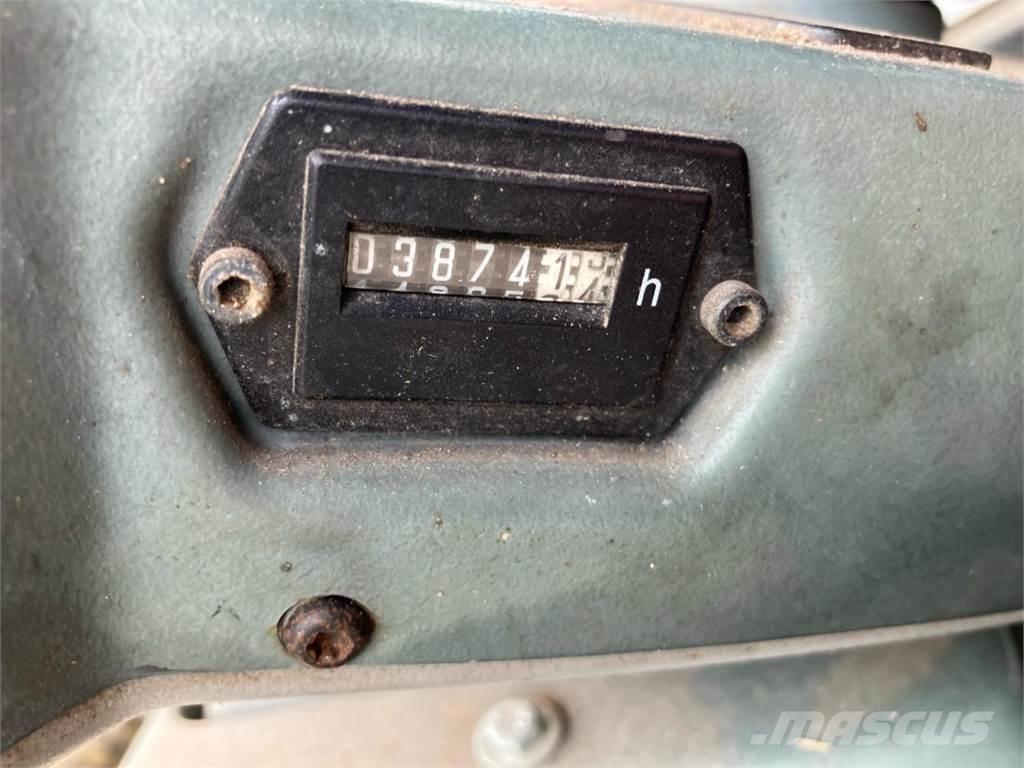CAT 906 輪胎式裝載機