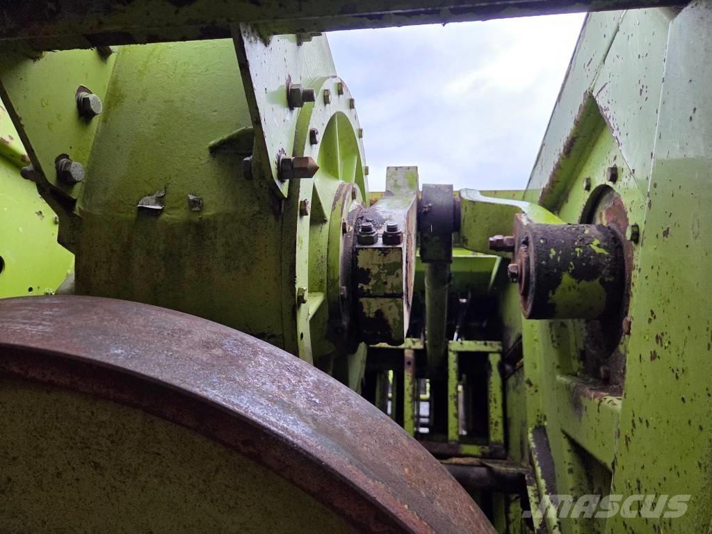 CLAAS Quadrant 1200 方形打捆機