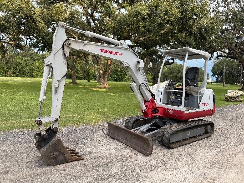 Takeuchi TB 135 小型挖土機/掘鑿機<7t(小型挖掘機)