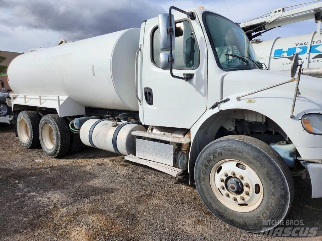 Freightliner M2-106 水車