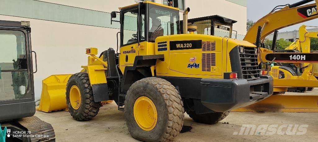 Komatsu WA 320-5 輪胎式裝載機