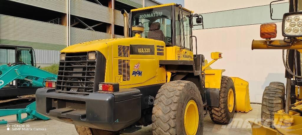 Komatsu WA 320-5 輪胎式裝載機