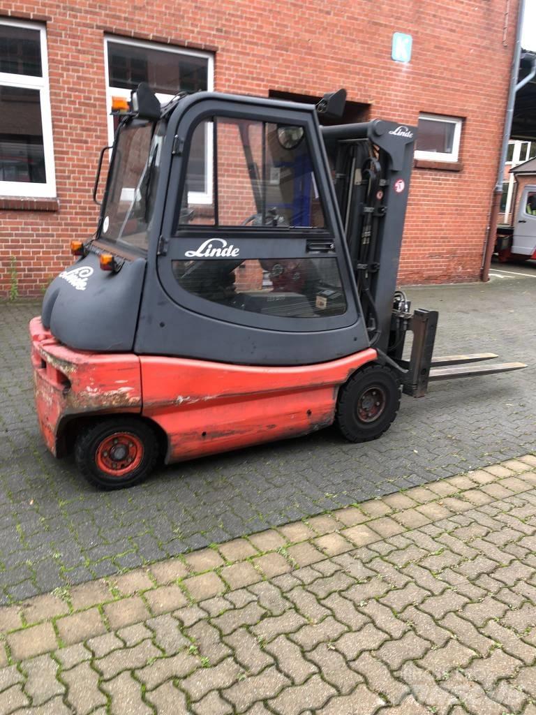 Linde E 30 電動堆高機
