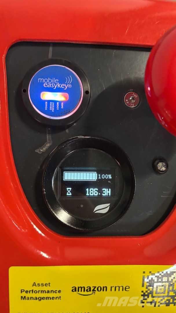 Linde MP13 自走式堆積機