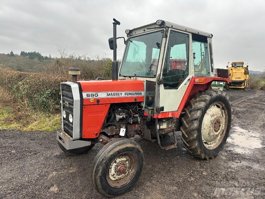 Massey Ferguson 690 曳引機