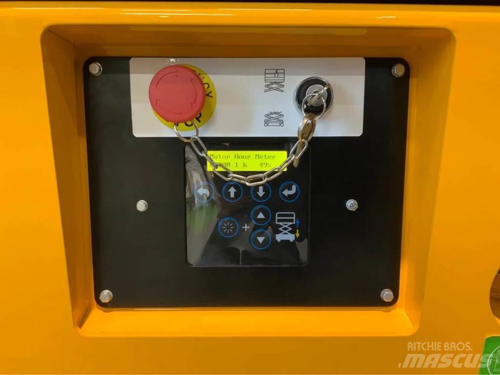John Deere 76XEND 剪式升降機