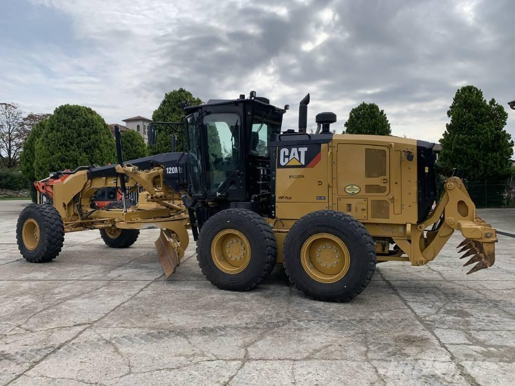 CAT 120 M 2 平土機
