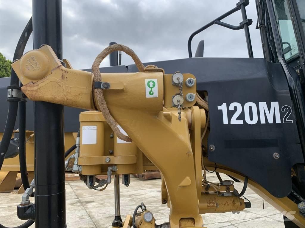 CAT 120 M 2 平土機