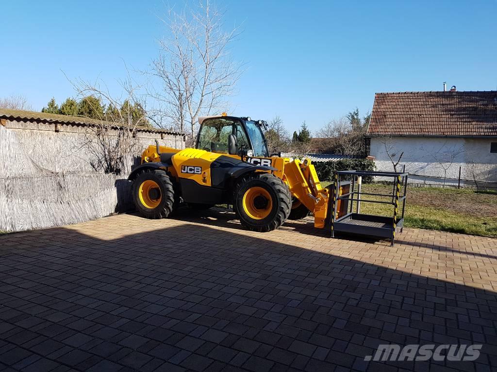 JCB 531-70 伸縮臂操作車
