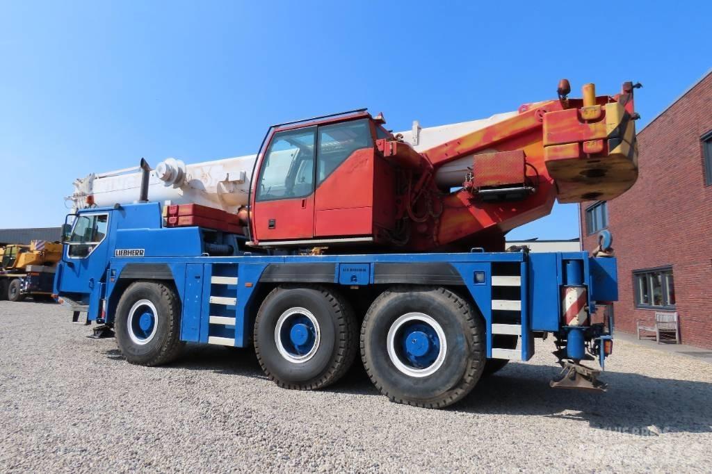 Liebherr LTM 1055-1 全路面起重機/吊車