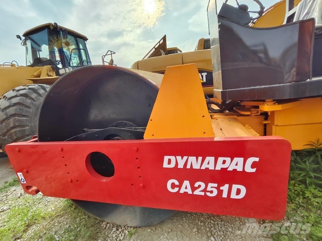 Dynapac CA 251 D 單輪滾壓機