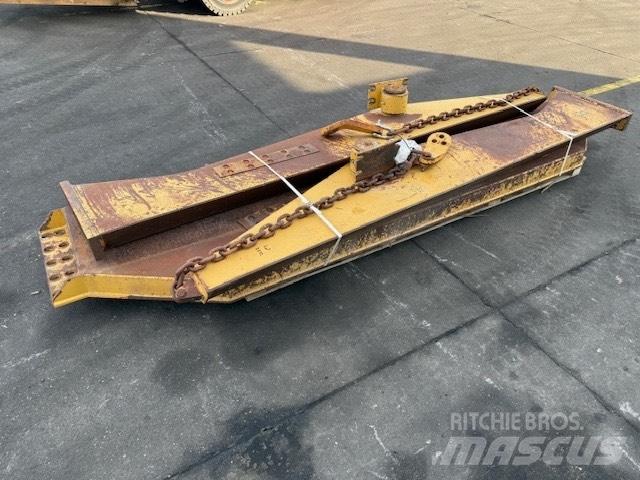 CAT 735 TAIL GATE 鉸接式起吊車