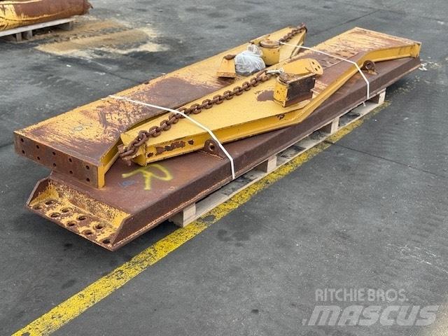 CAT 735 TAIL GATE 鉸接式起吊車