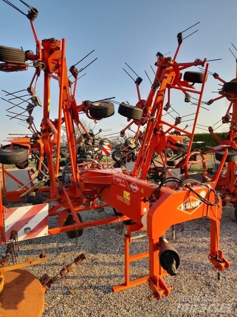 Kuhn GF 8501 T 耙與翻草機