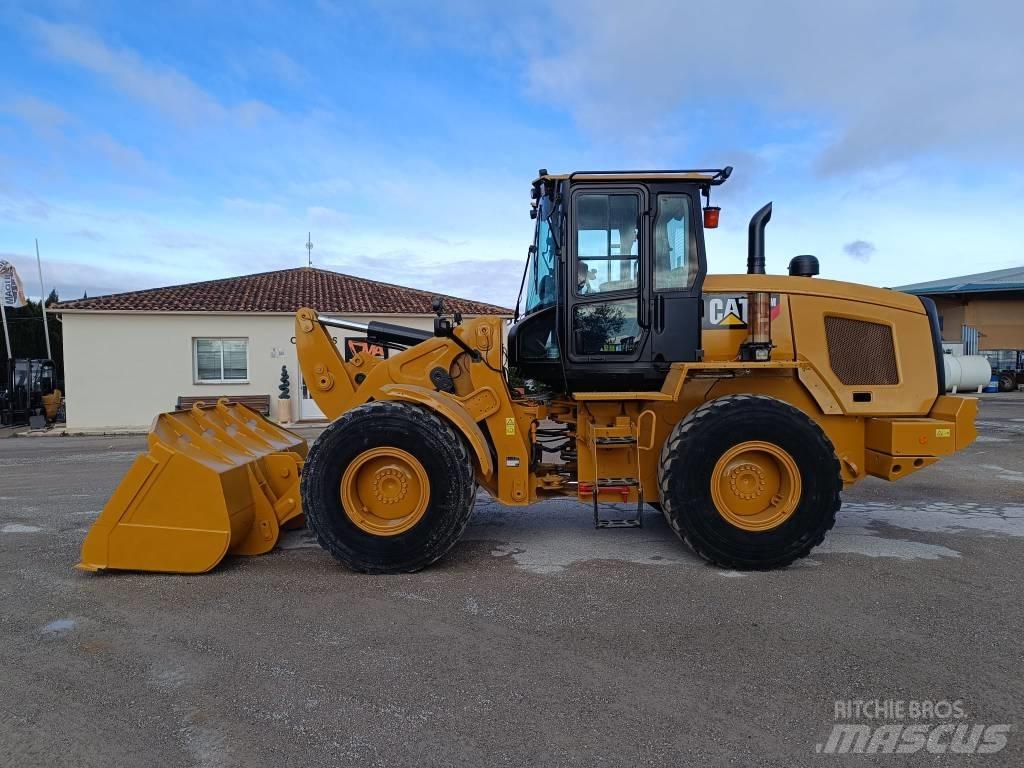 CAT 930M 輪胎式裝載機