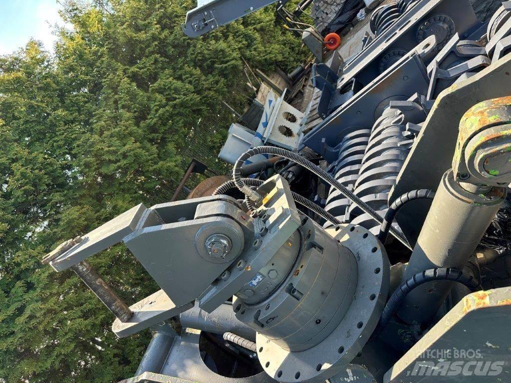 Sennebogen 735 M 廢棄物/工業用操作車