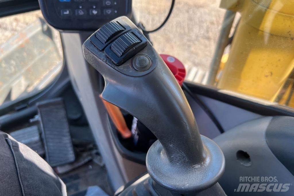 New Holland E 135 B 履帶式 挖土機/掘鑿機/挖掘機