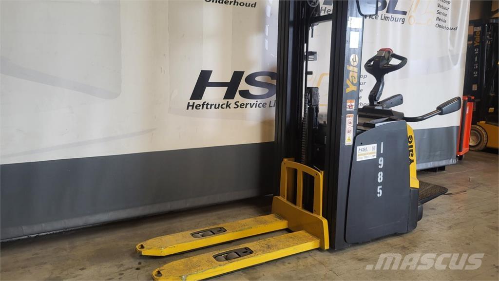 Yale MS14X-IL 自走式堆積機