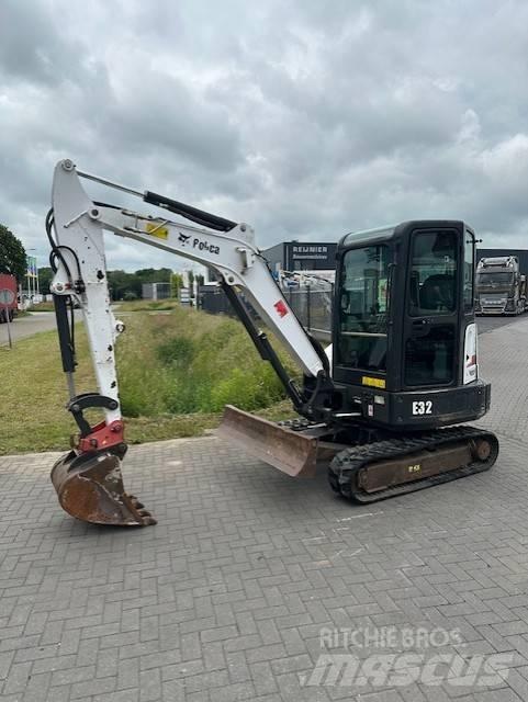 Bobcat E 32 小型挖土機/掘鑿機<7t(小型挖掘機)