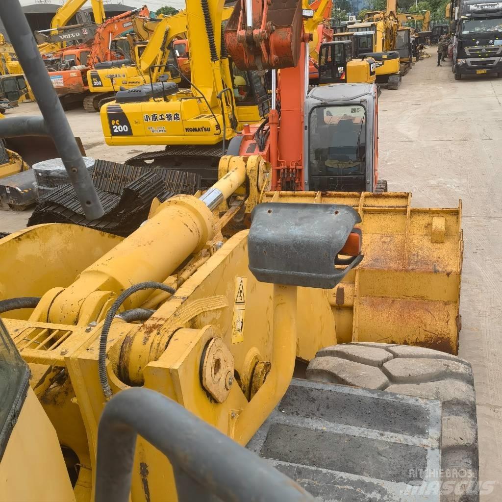Komatsu WA 600-6 輪胎式裝載機