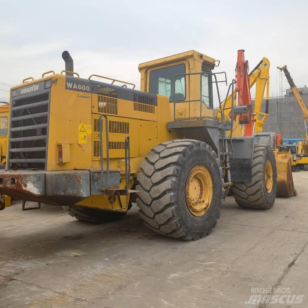 Komatsu WA 600-6 輪胎式裝載機