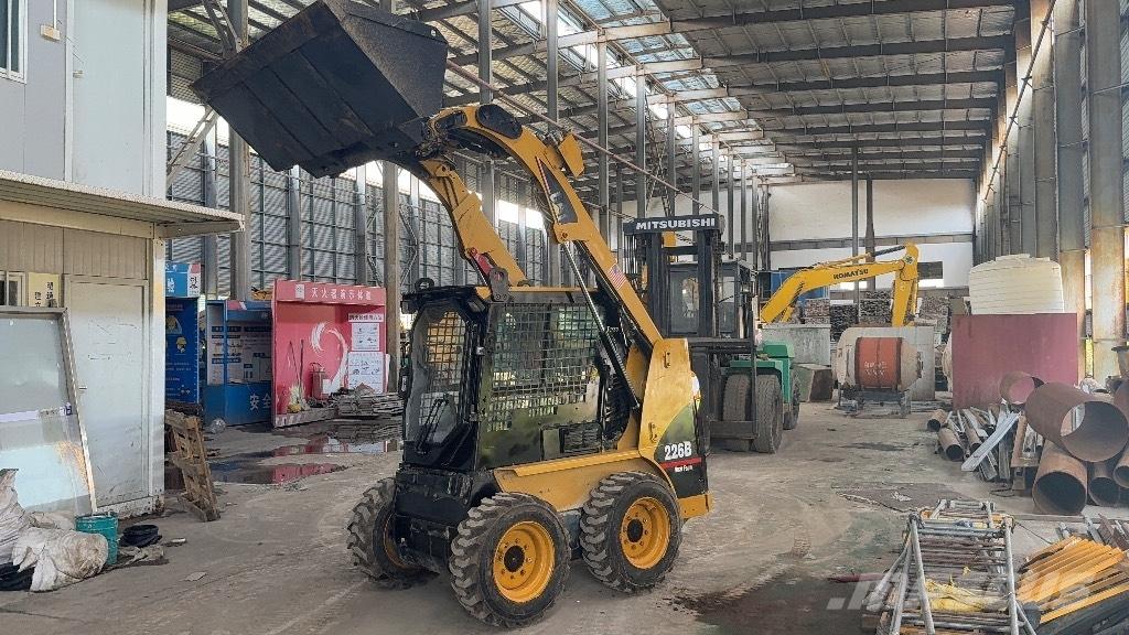 CAT 226 B 滑移轉向裝載機