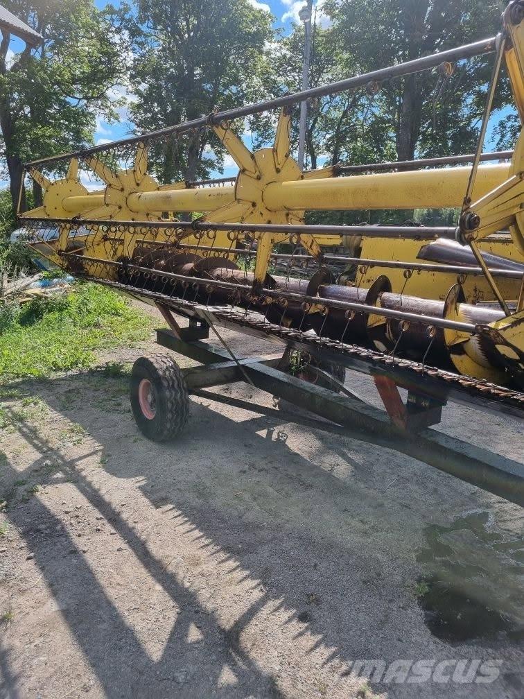 New Holland 8070, 20” 聯合收穫機