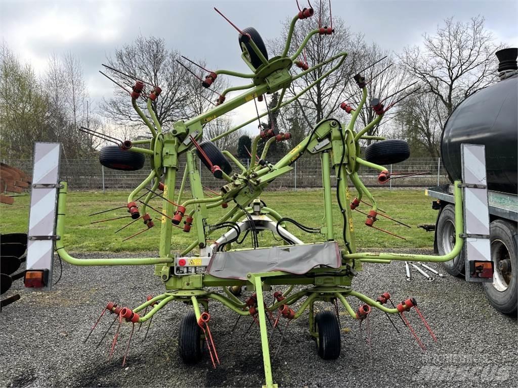 CLAAS VOLTO 770 耙與翻草機
