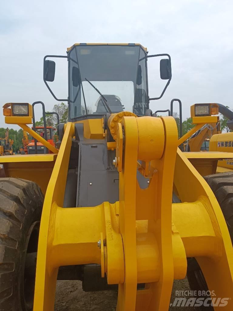 Komatsu WA 380 輪胎式裝載機