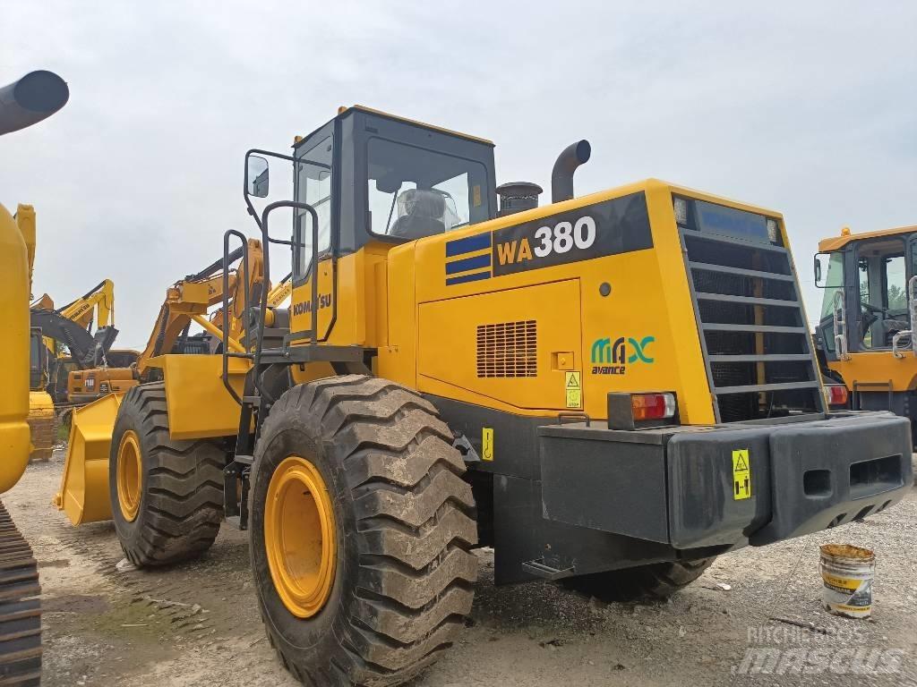 Komatsu WA 380 輪胎式裝載機