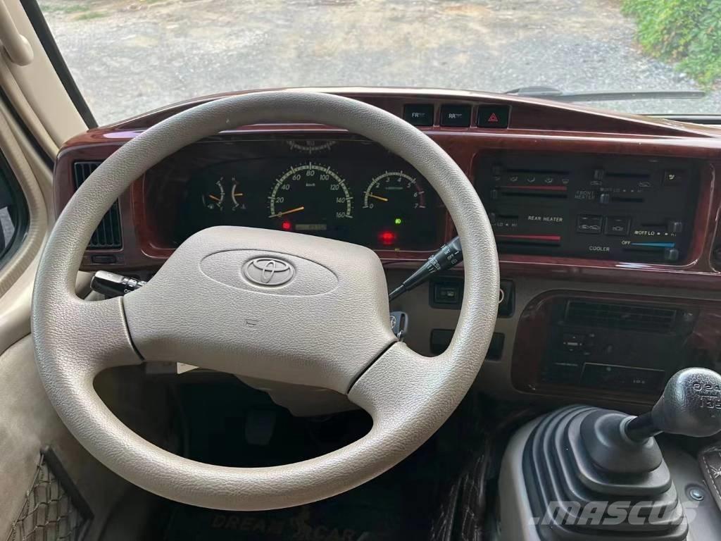 Toyota Coaster Bus 迷你巴士