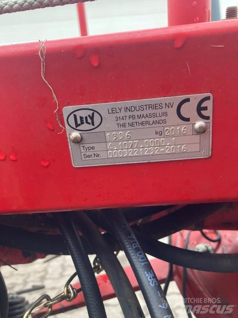 Lely Lotus Stabilo 耙與翻草機