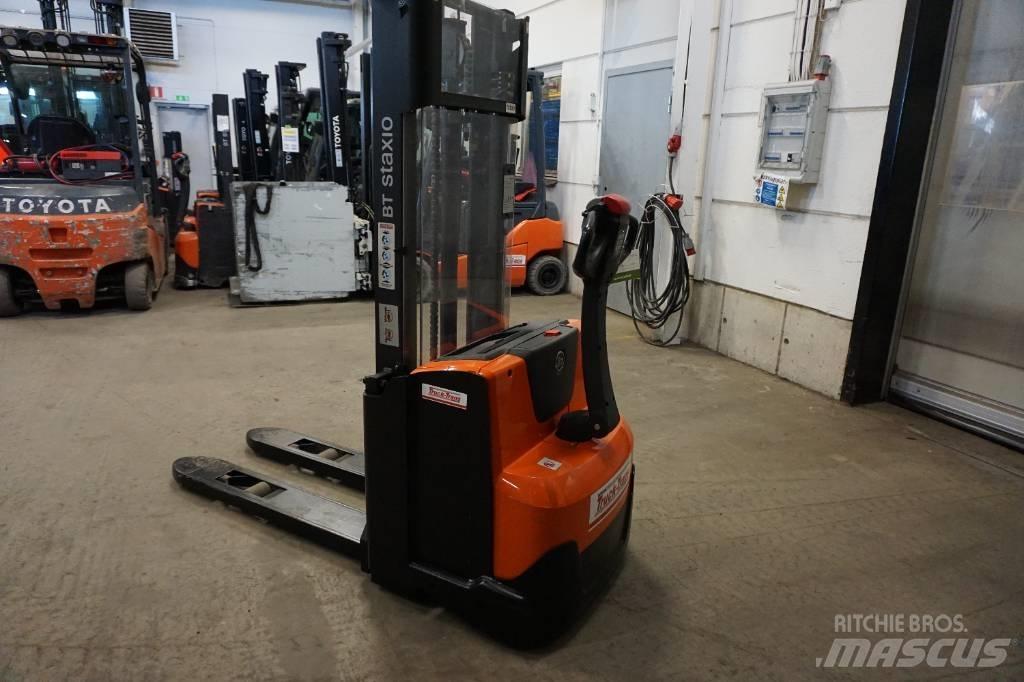 Toyota SWE100 行走控制式堆積機