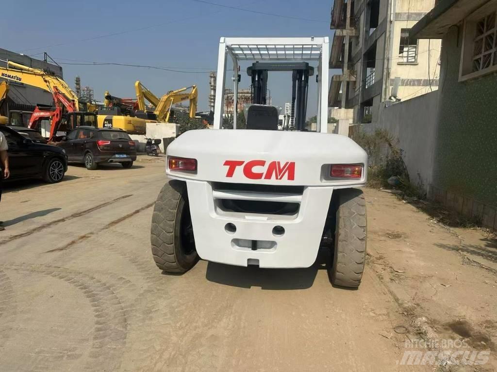 TCM FD 100 Z8 伸縮臂操作車