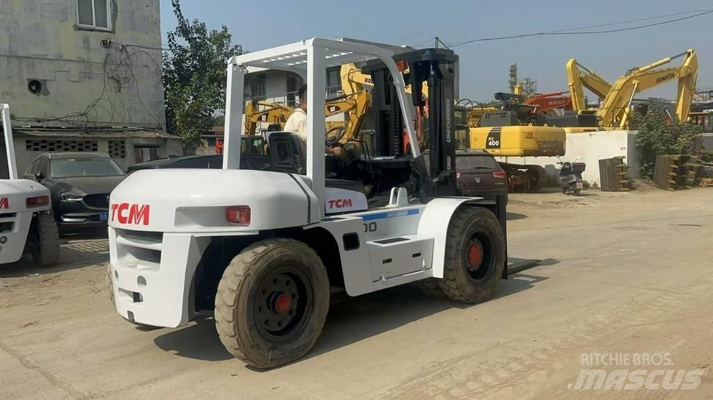 TCM FD 100 Z8 伸縮臂操作車