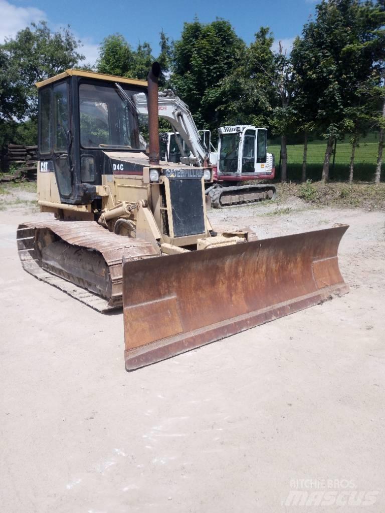 CAT D 4 C 履帶推土機