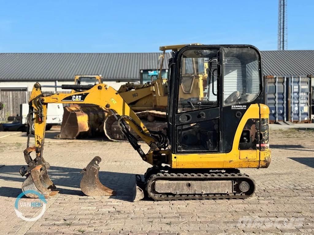 CAT 301.6C 小型挖土機/掘鑿機<7t(小型挖掘機)