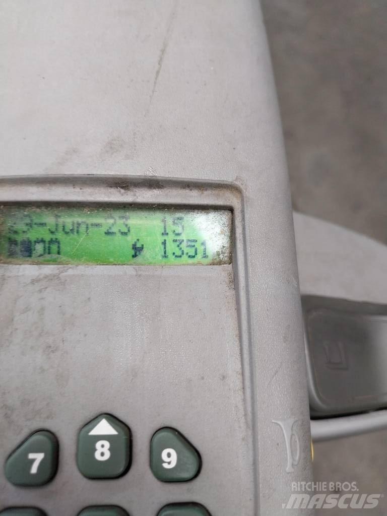 UniCarriers PLL 200 低架升降機