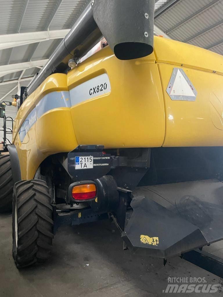 New Holland CX 820 聯合收穫機