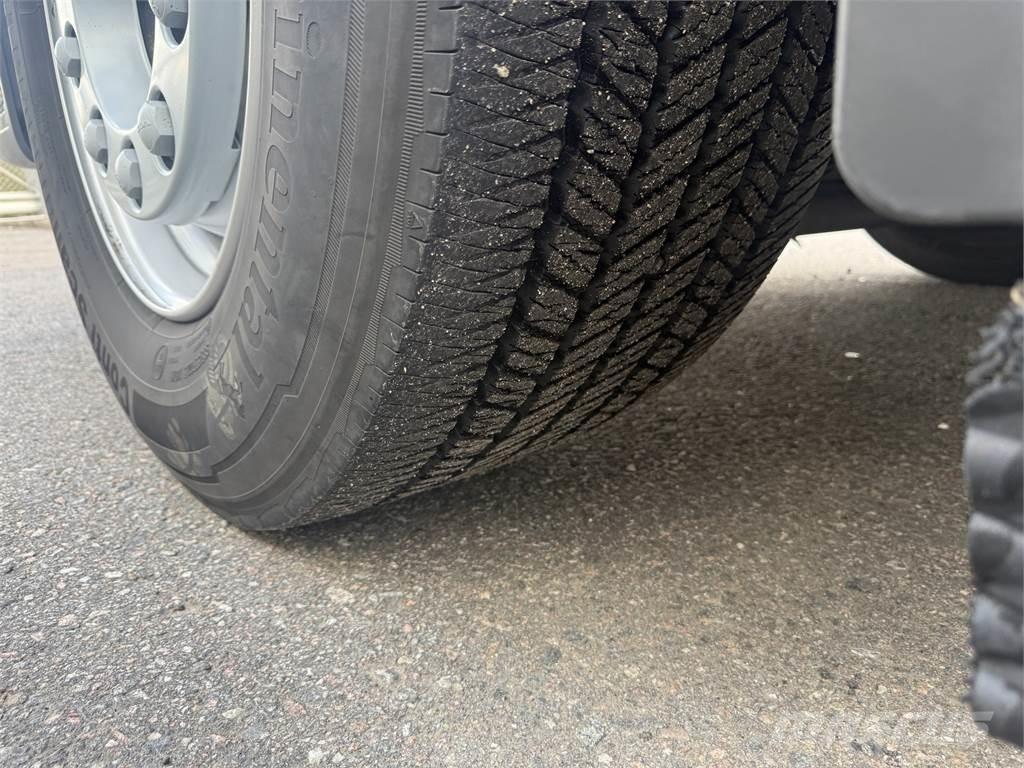 Volvo FE 320 4x2 貨箱式卡車