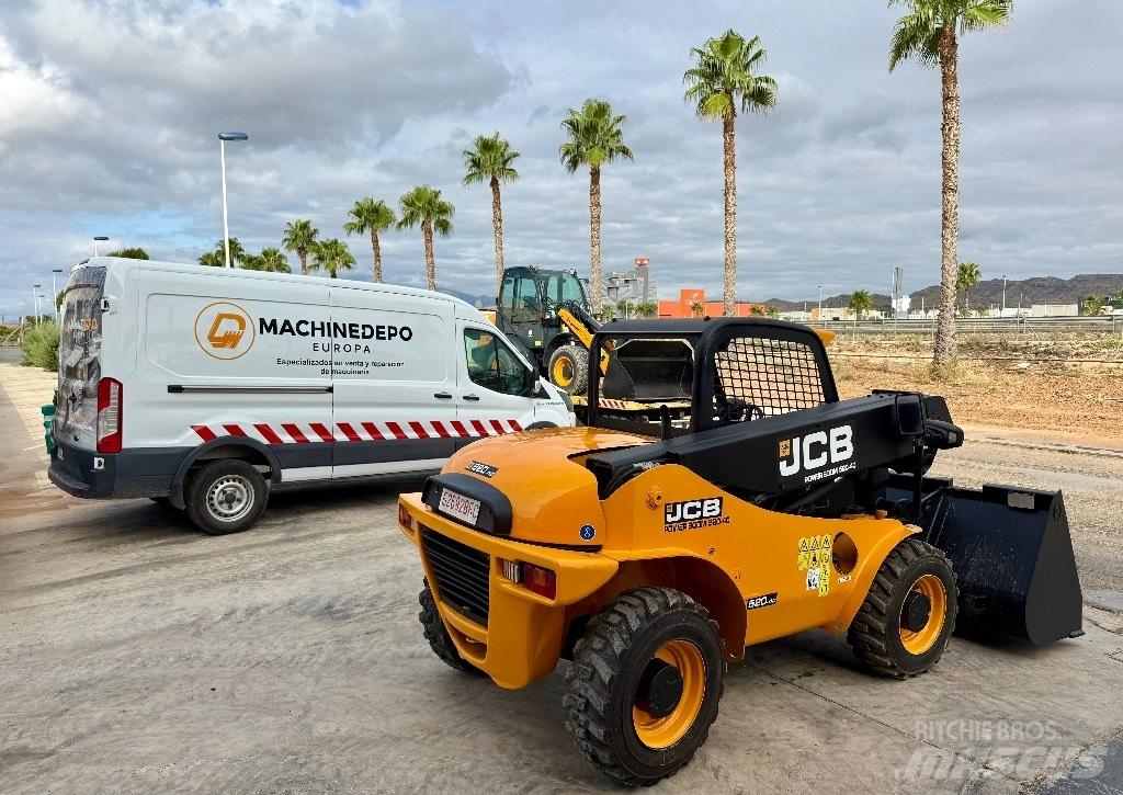 JCB 520-40 伸縮臂操作車
