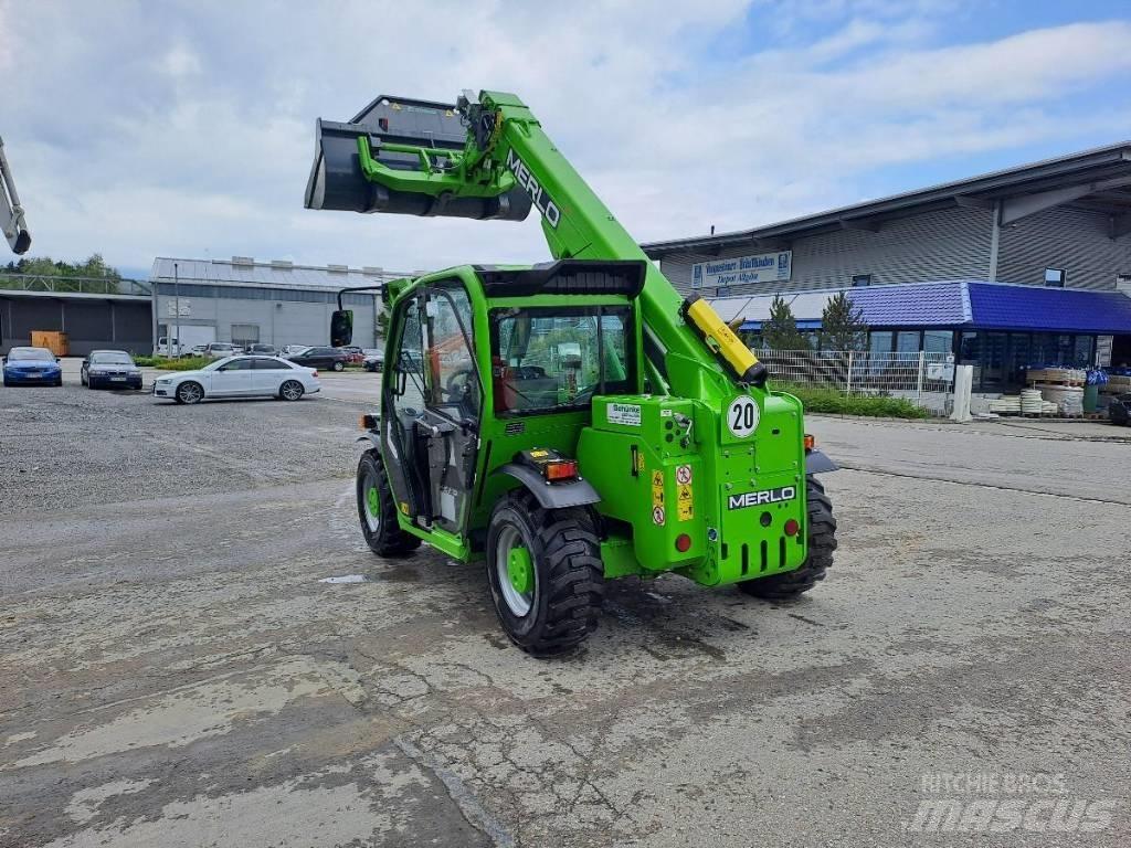 Merlo P 27.6 Plus 伸縮臂操作車