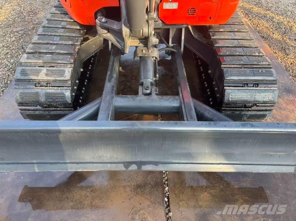 Kubota U 55-4 小型挖土機/掘鑿機<7t(小型挖掘機)