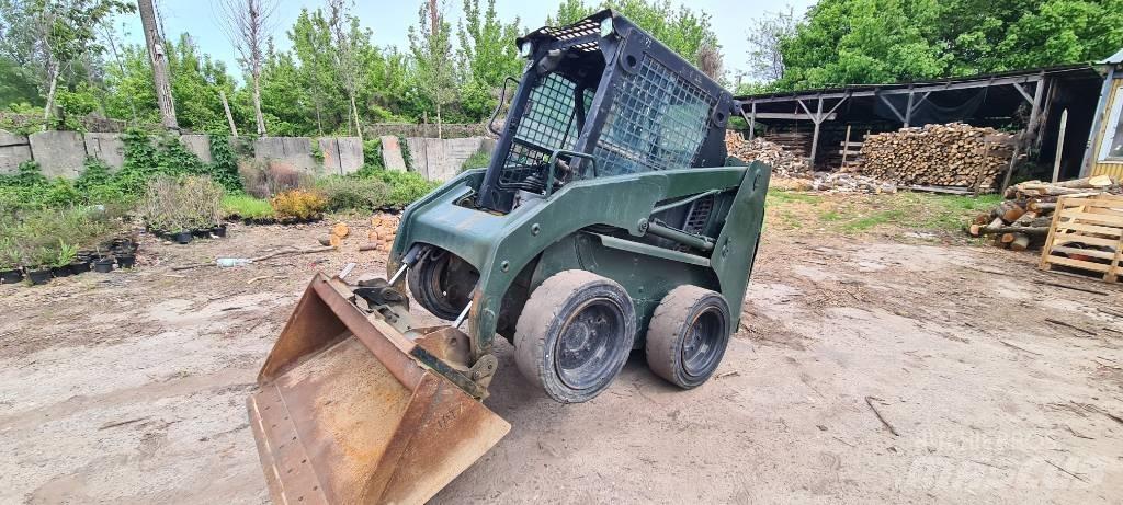 CAT 226 滑移轉向裝載機